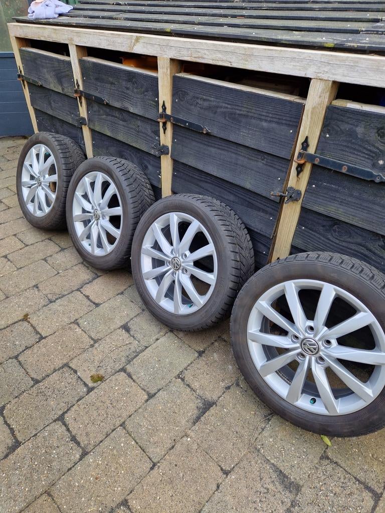 Originele 17 inch Volkswagen velgen, Auto-onderdelen, Banden en Velgen, Velg(en), Winterbanden, 17 inch, 205 mm, Ophalen
