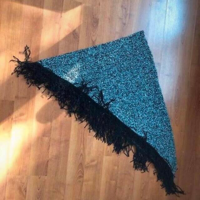 Nieuwe sjaal, Ophalen of Verzenden, Zo goed als nieuw, Maat 46/48 (XL) of groter, Sjaal