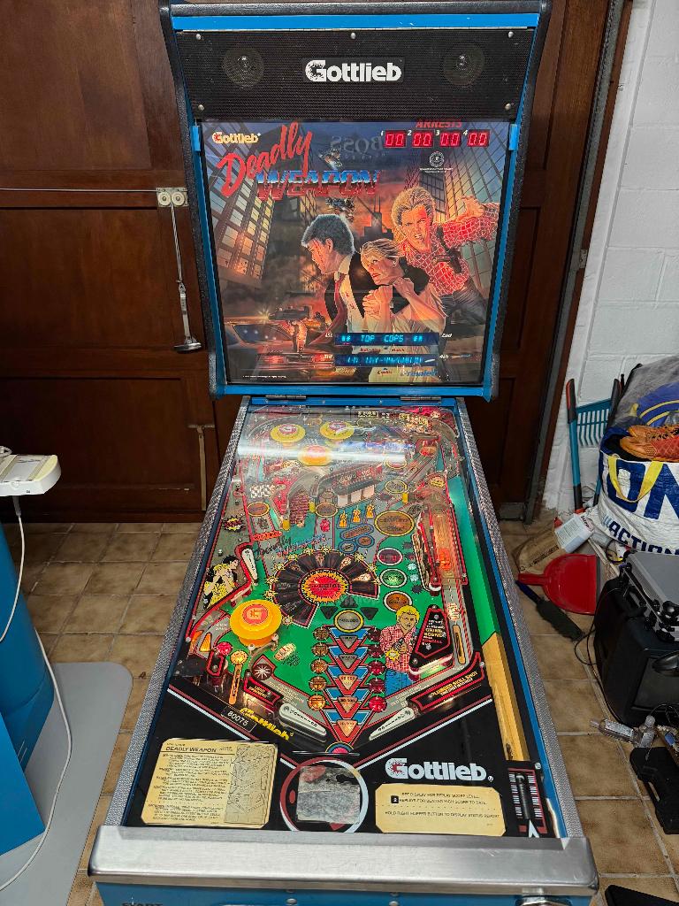 Flipperkast Deadly Weapon Pinball – Gottlieb (1990), Verzamelen, Elektronisch, Zo goed als nieuw, Flipperkast, Gottlieb