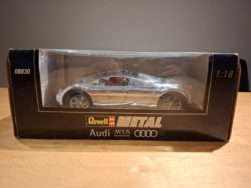 AUDI AVUS QUATTRO 1/18 Revell Metal 08830 met org verpakking, Hobby en Vrije tijd, Modelauto's | 1:18, Verzenden, Zo goed als nieuw