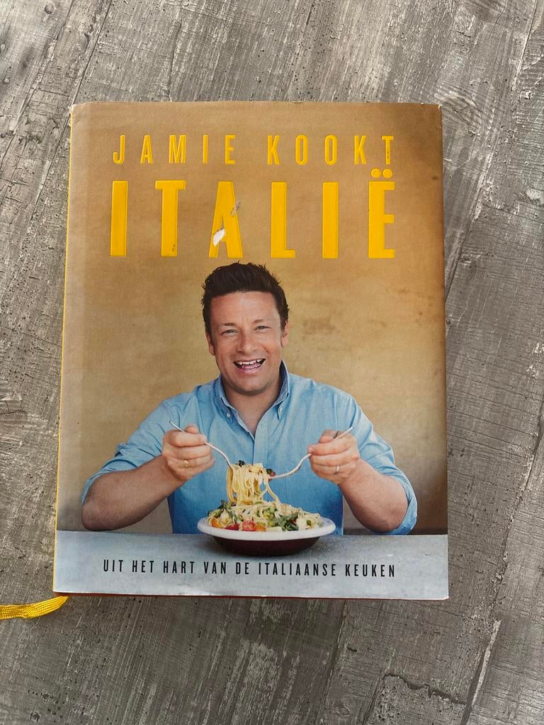 Jamie Kookt Italië - Uit het hart van de Italiaanse keuken, Ophalen of Verzenden, Zo goed als nieuw, Italië, Voorgerechten en Soepen