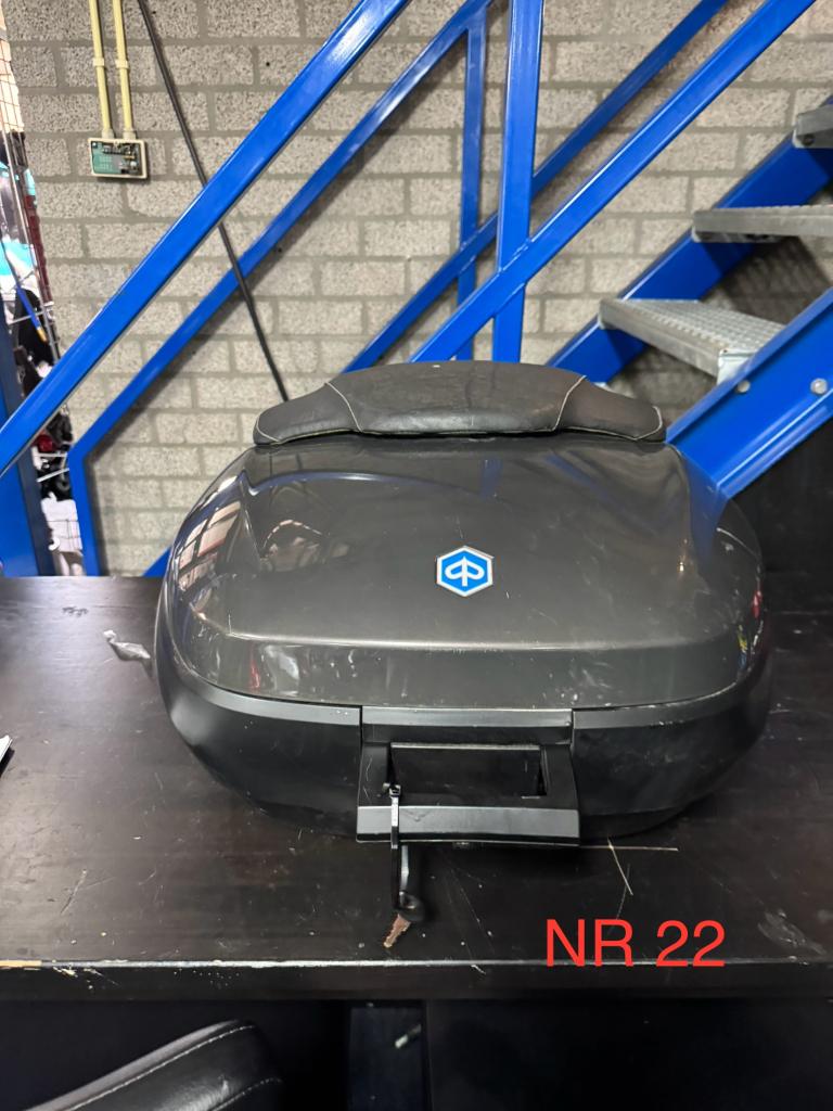 Piaggio MP3 ABS t originele topkoffer 52 liter zilver, Niet ingevuld, Gebruikt, Niet ingevuld, Niet ingevuld