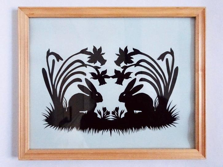 Vintage knipkunst paper art konijn haas bloemen zwart wit, Huis en Inrichting, Woonaccessoires | Wanddecoraties, Zo goed als nieuw