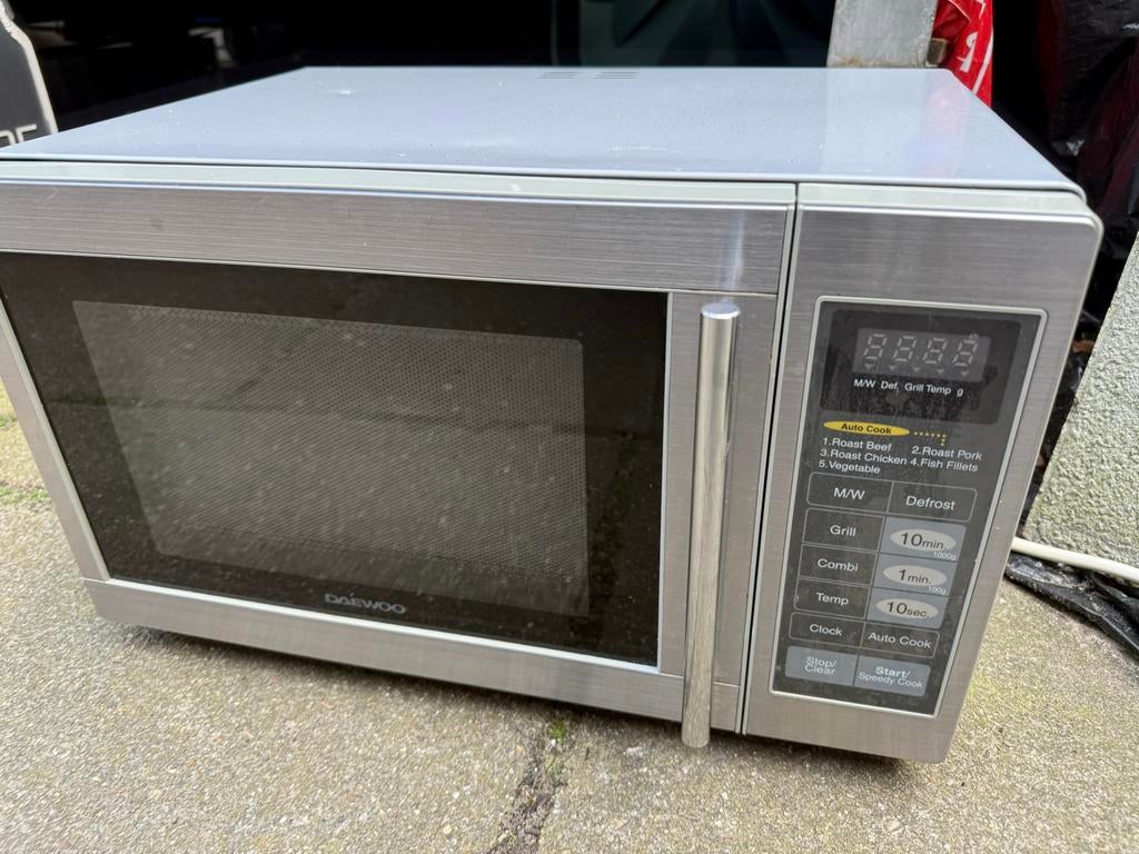 Daewoo magnetron zilver, nette staat, Grill, Ophalen of Verzenden, Magnetron, Draaiplateau