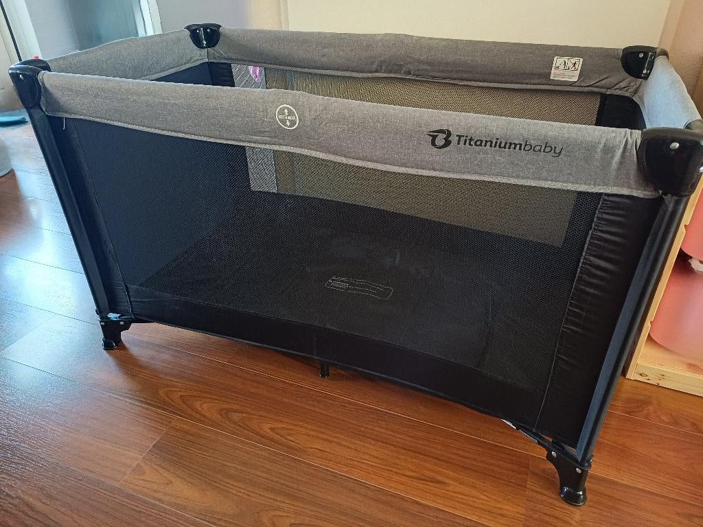 Titaniumbaby campingbedje ZGAN, Kinderen en Baby's, Babywiegjes en Ledikanten, Ophalen of Verzenden, Zo goed als nieuw, Reisbedje