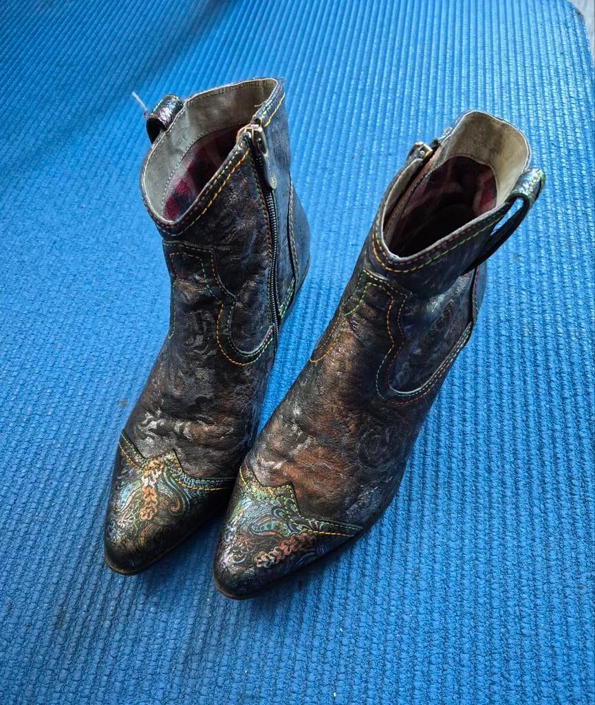 Laura Vita enkellaarsjes met platte hak. Maat 40, Kleding | Dames, Ophalen of Verzenden, Zo goed als nieuw