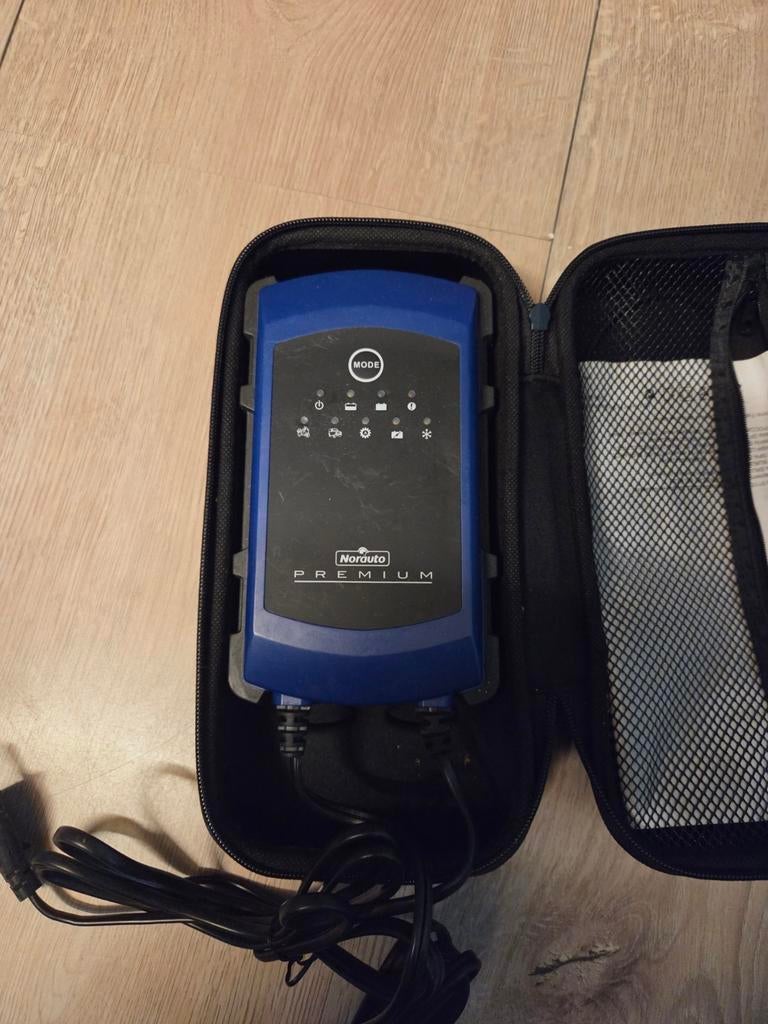 Nordauto Premium Acculader HF800, Ophalen of Verzenden, Gebruikt, Universele onderdelen