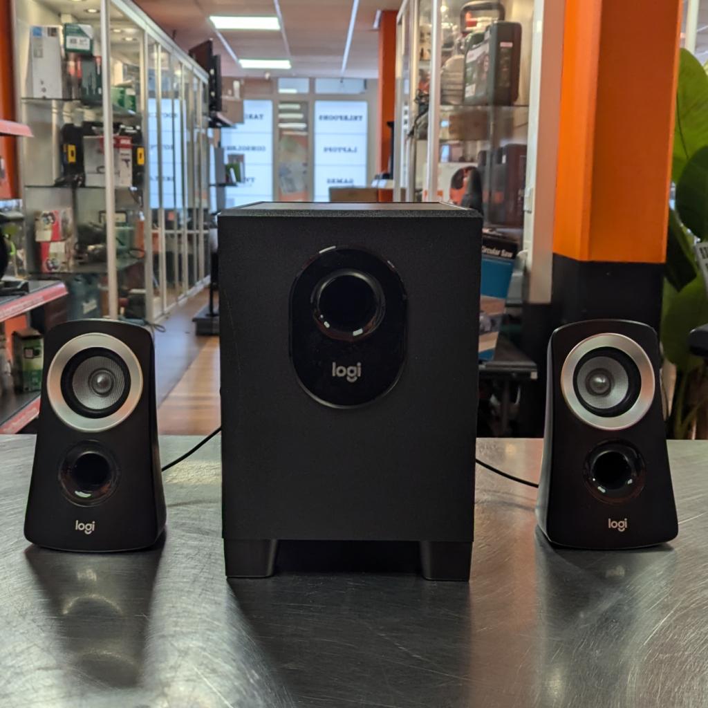 Logitech Z313-speakersysteem met Subwoofer, Logitech, Zo goed als nieuw, Support@logitech.com, EPFL - Quartier de l'Innovation
Daniel Borel Innovation Center
1015 Lausanne
Switzerland