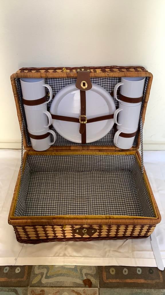 Rieten picknick mand voor 4 personen, Ophalen of Verzenden, Zo goed als nieuw