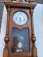 Mooie werkende wandklok met slinger, Ophalen of Verzenden