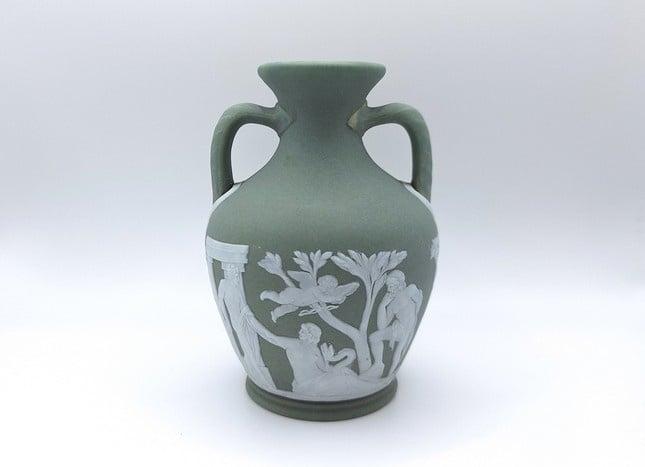 Groen Portland Wedgwood vaasje, Verzenden