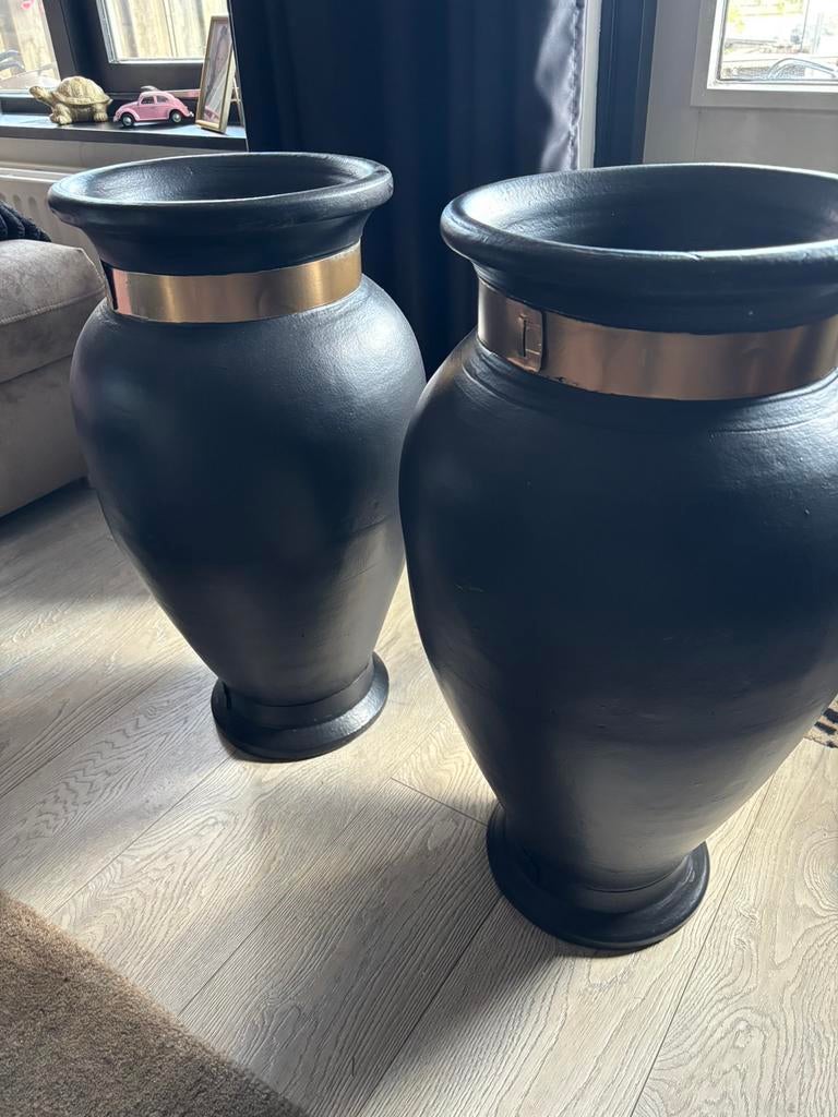 Bloempot hoog, Huis en Inrichting, Woonaccessoires | Vazen, Ophalen of Verzenden, Zo goed als nieuw, Zwart