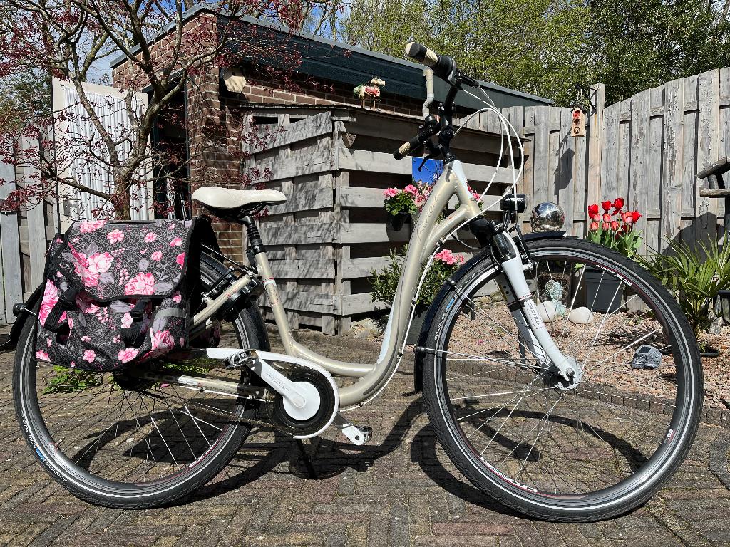 damesfiets met lage instap aangeboden, Fietsen en Brommers, Fietsen | Dames | Damesfietsen, Versnellingen, Zo goed als nieuw, Minder dan 47 cm