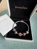 Nieuwe Pandora Armband met Bedels & Clips, Sieraden, Tassen en Uiterlijk, Bedels, Pandora, Nieuw, Ophalen of Verzenden, 4 bedels of meer