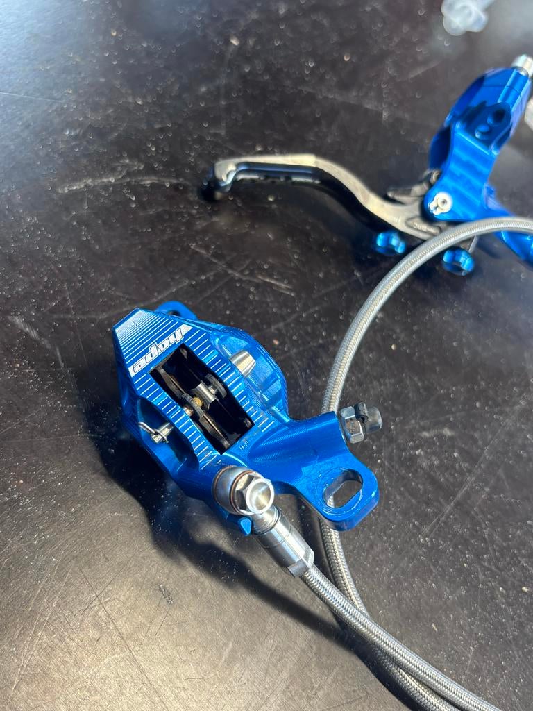 Hope Tech3 X2 Schijfremset met Braided Leidingen en Discs, Remmen, Ophalen of Verzenden, Zo goed als nieuw, Aluminium