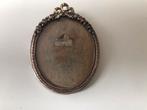 Klein oud ovaal striklijstje,fotolijstje, 9x8 cm, Ophalen of Verzenden