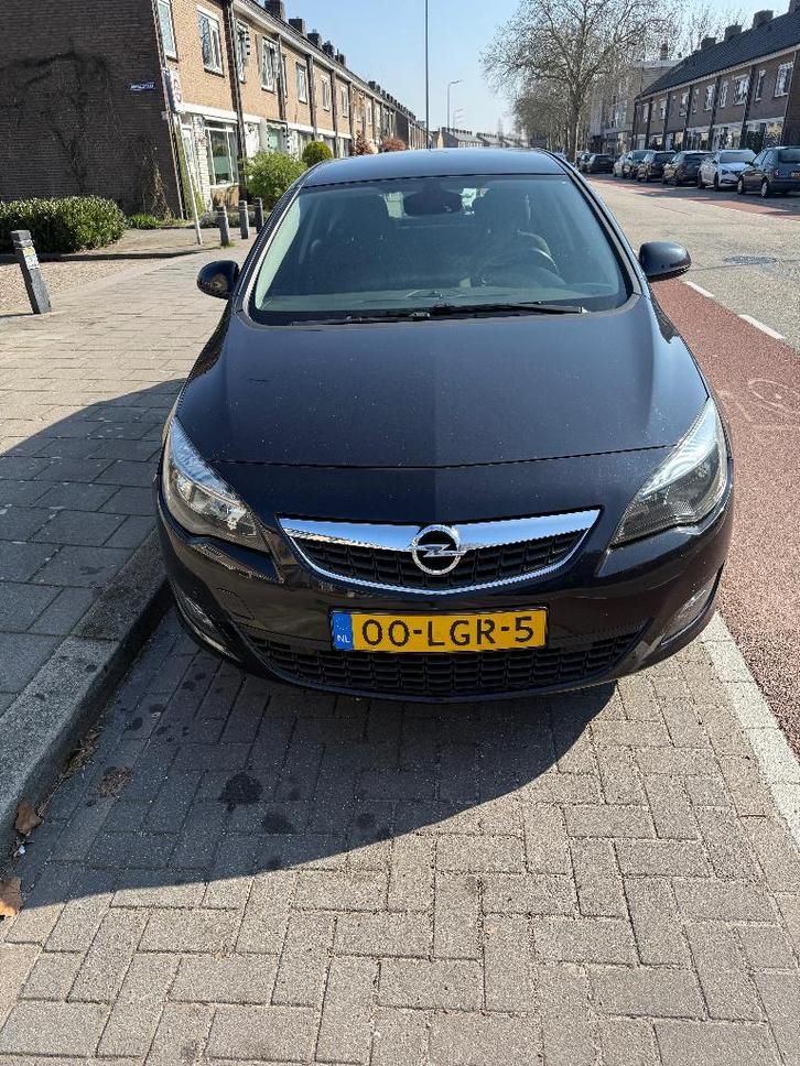 Opel Astra 1.4 Turbo Ecotec Zwart - APK tot 28-04-2027, Auto's, Opel, Particulier, Astra, ABS, Airbags, Airconditioning, Boordcomputer