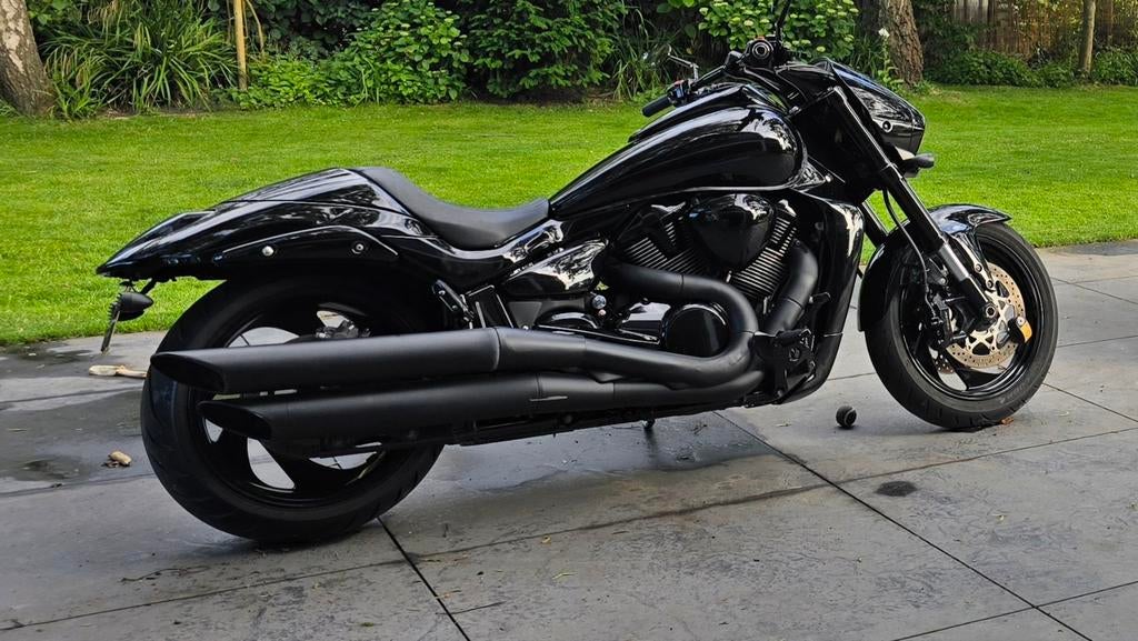 Suzuki M1800r intruder blacked out, Motoren, Motoren | Suzuki, Cardan-aandrijving, 2 cilinders, Occasion, Particulier