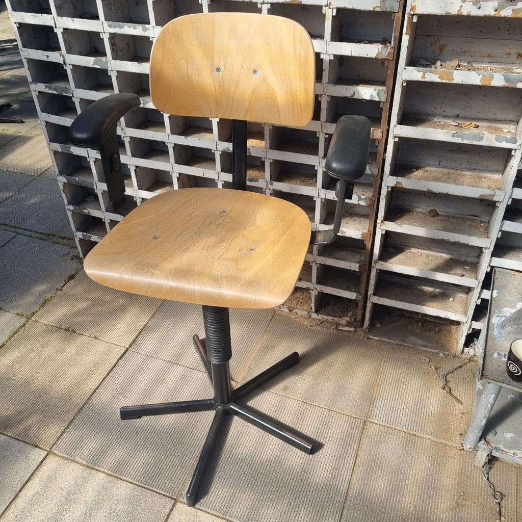 Professionele verstelbare bootstoel of laboratorium kruk, Ophalen, Zwart, Eén