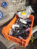 Kist met diverse PVC riool hulpstukken 32mm en 80mm, Doe-het-zelf en Verbouw, Buizen en Afvoer, Ophalen