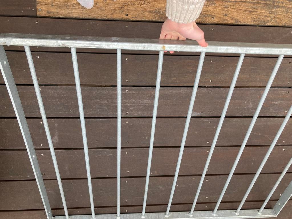 Metalen balkonhek 114x90 cm, Ophalen, Gebruikt, IJzer, Spijlenhekwerk