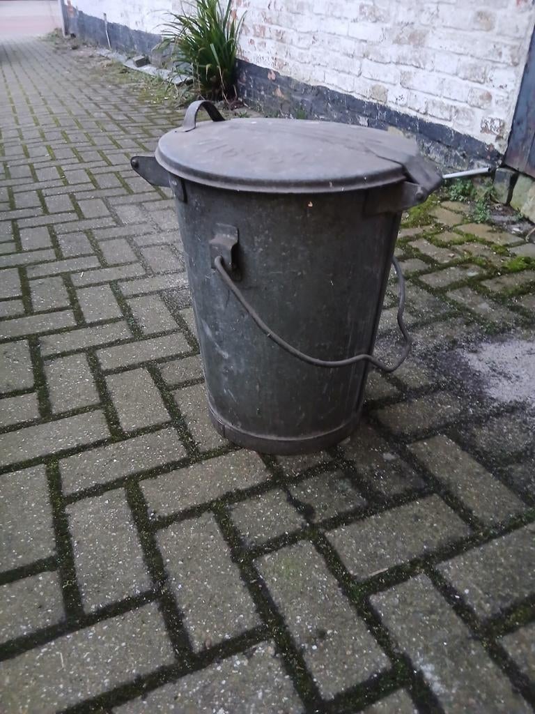 Vintage zinken vuilnisemmer met deksel, Ophalen, Gebruikt, 50 tot 75 cm, Metaal