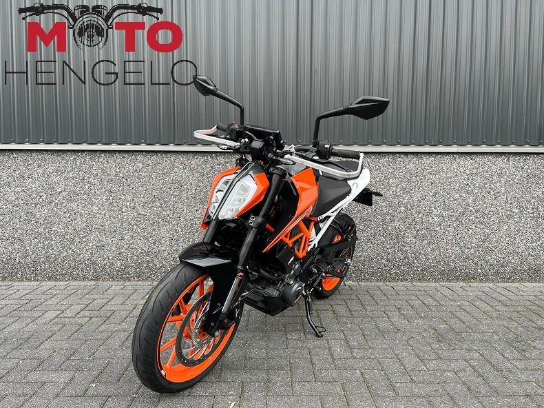 KTM DUKE 390 (bj 2017), KTM Sportmotorcycle Nederland BV, Bedrijf, ACHTERBROEK 11
6596 MP  MILSBEEK, NL, Info@ktm.nl