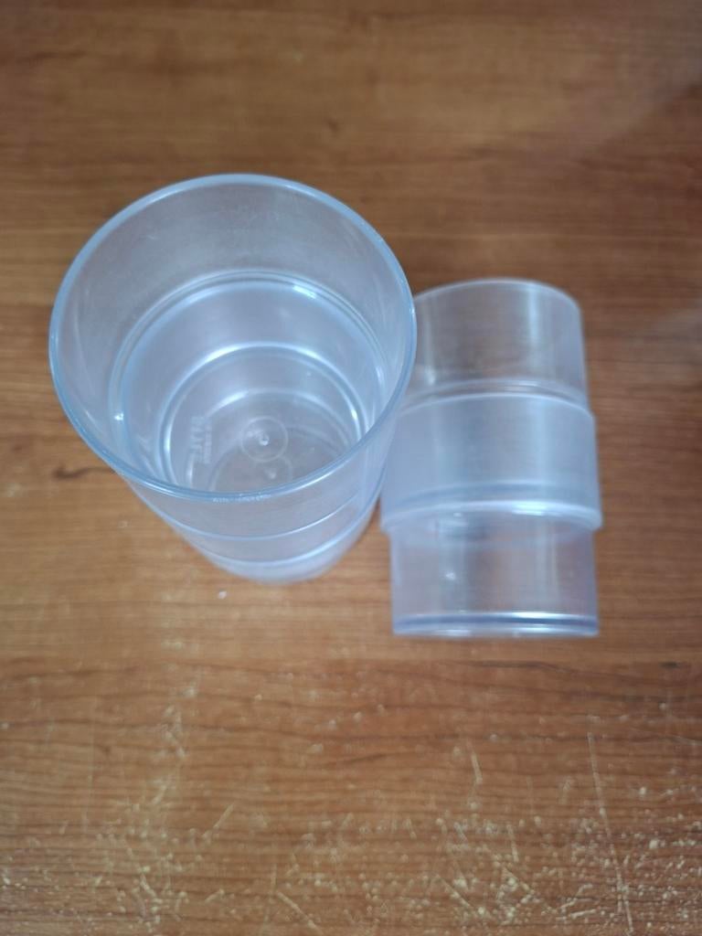 5 plastic bekers, transparant, Huis en Inrichting, Keuken | Servies, Gebruikt, Ophalen of Verzenden, Effen, Overige materialen