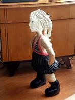 Aparte sculptuur van een stoere meid, Antiek en Kunst, Ophalen