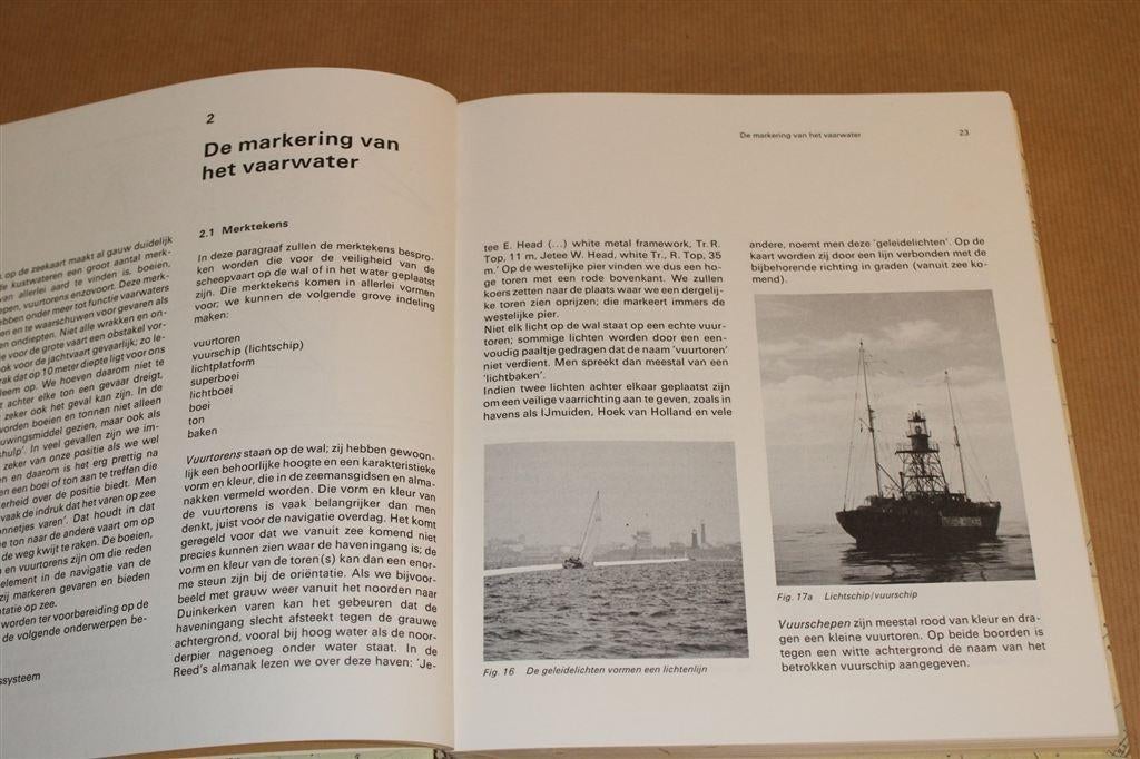 Kustnavigatie — Instructieboek — Hollandia Watersport, Boeken, Ophalen of Verzenden, Gelezen, Watersport en Hengelsport
