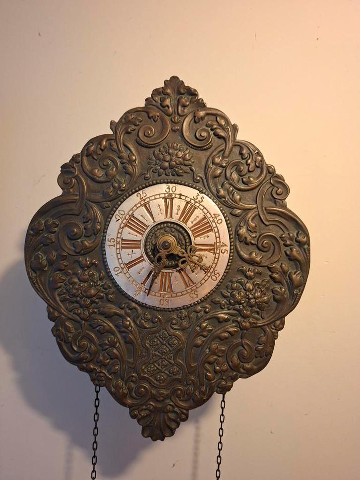 Antieke hangklok met gewichten - Koperen uitstraling, Antiek en Kunst, Antiek | Klokken, Ophalen