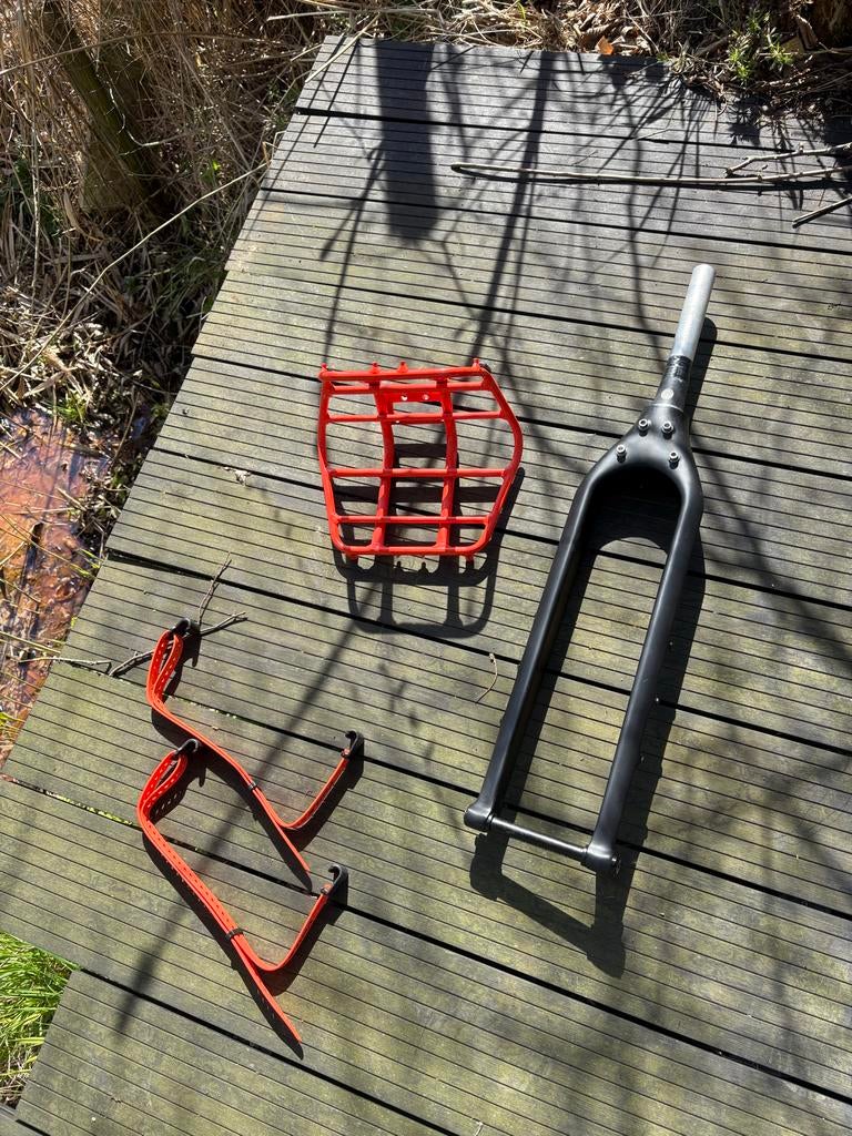 Carbon voorvork met rekje van Trek 1120  boost, Fietsen en Brommers, Fietsonderdelen, Ophalen of Verzenden, Zo goed als nieuw