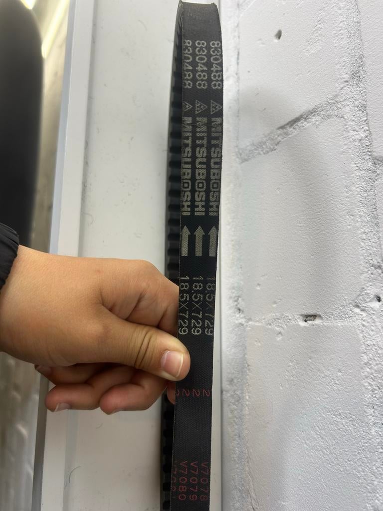 Mitsubishi aandrijfriem, Ophalen, Nieuw, Mitsubishi