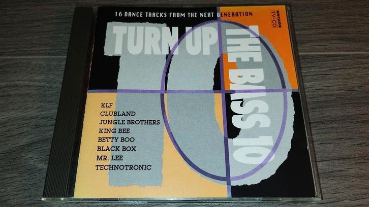 Turn Up The Bass 10, Cd's en Dvd's, Cd's | Rock, Zo goed als nieuw, Poprock, Ophalen of Verzenden