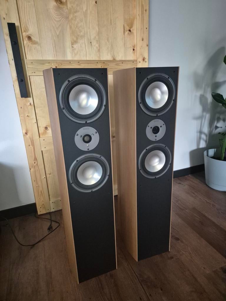 Magnat vintage 320, Ophalen, Gebruikt, Magnat, 120 watt of meer