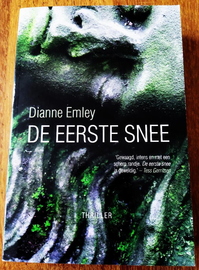 Dianne Emley. De Eerste Snee. Geweldig spannend!!!!, Ophalen of Verzenden, Gelezen