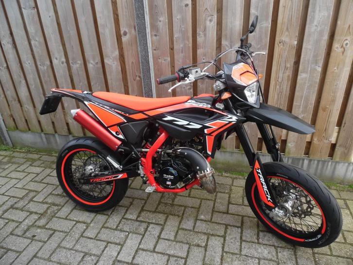 Beta Track E5+ 11-2025 4.082km 45km IN NIEUWSTAAT, Fietsen en Brommers, Brommers | Derbi, Zo goed als nieuw, Maximaal 45 km/u