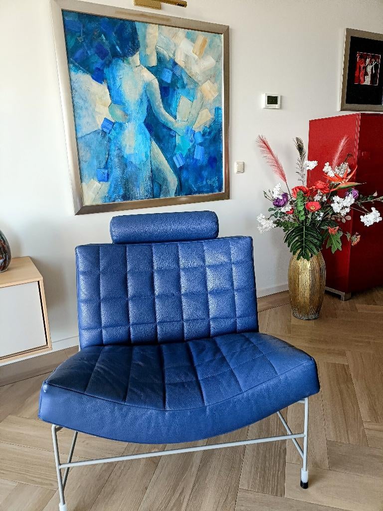 Leo lux Valore Fauteuil Blauw - Leer, Huis en Inrichting, Ophalen, Minder dan 75 cm, Design, Zo goed als nieuw