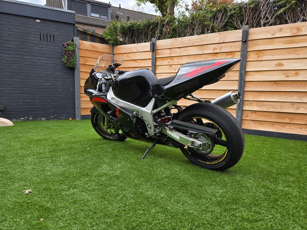 Suzuki GSX-R 600 K1 circuitmotor met veel extra's, 4 cilinders, Gebruikt, Super Sport, Particulier