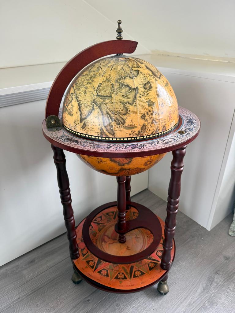 Wereldbol dranken karretje, Ophalen, Hout, Gebruikt, Klassiek