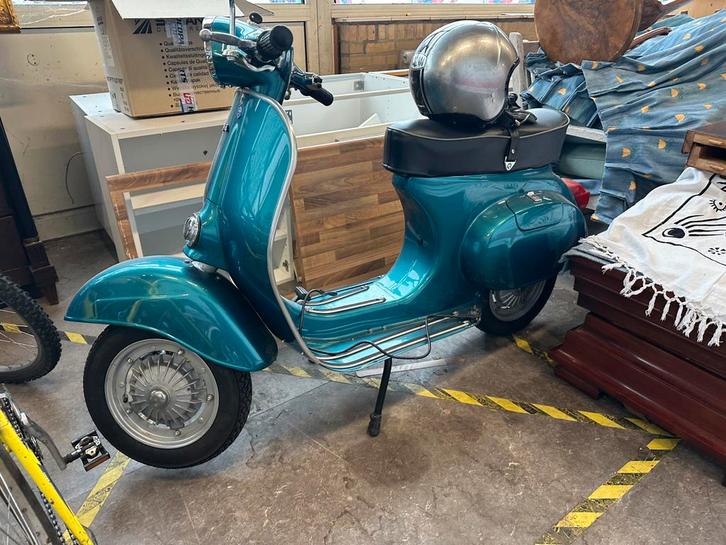 Vespa v50 electric, Fietsen en Brommers, Scooters | Vespa, Zo goed als nieuw, Overige modellen, Maximaal 45 km/u, Elektrisch, Ophalen