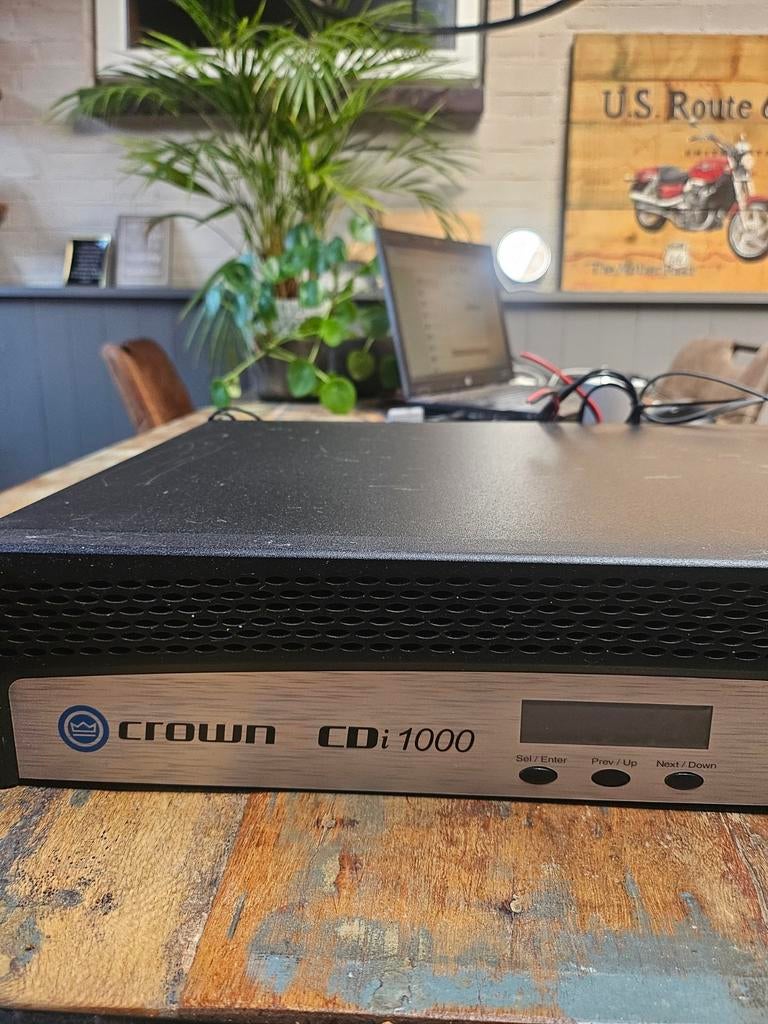 Crown cd1 1000 versterker  1200 w, Ophalen of Verzenden, Gebruikt, 1000 watt of meer, P.A.