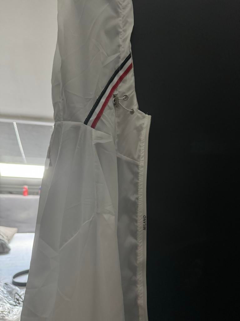 2 Moncler jassen/windbreakers, zwart XL en wit L, Ophalen of Verzenden, Nieuw, Maat 56/58 (XL), Zwart
