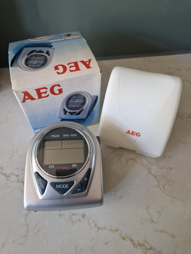 AEG BMG 4906 Pols Bloeddrukmeter met Pulsmeting, Sport en Fitness, Hartslagmeters, Ophalen of Verzenden, Zo goed als nieuw, Overige merken