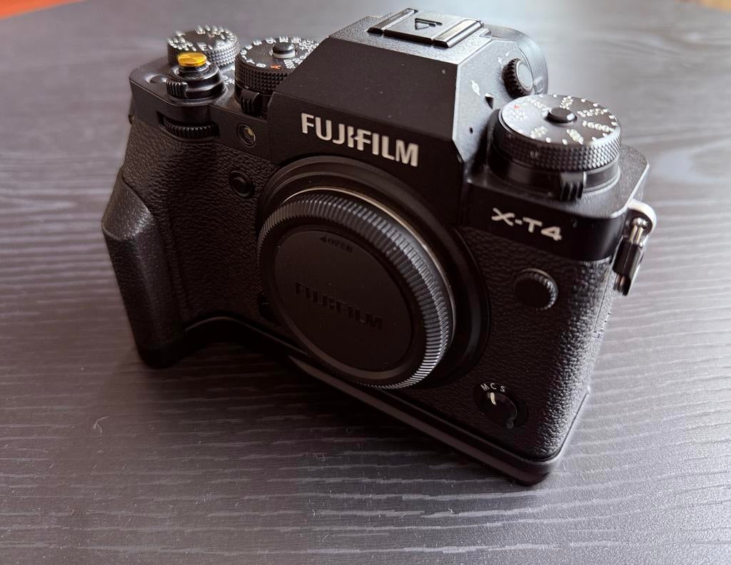 Fujifilm X-T4 Body incl.grip, Audio, Tv en Foto, Fotocamera's Digitaal, Ophalen of Verzenden, Zo goed als nieuw, 27 Megapixel