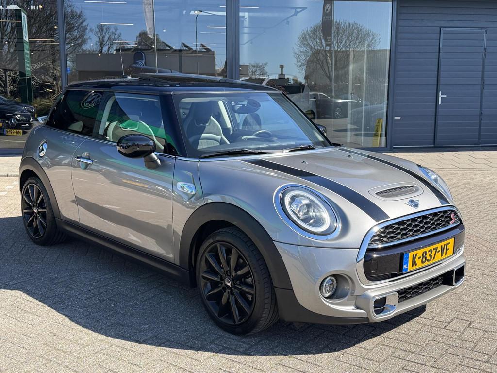 Mini Mini 2.0 Cooper S 60 Years Edition AUTOMAAT| PANORAMADA, Auto's, Mini, 1998 cc, Gebruikt, Leder, Bedrijf
