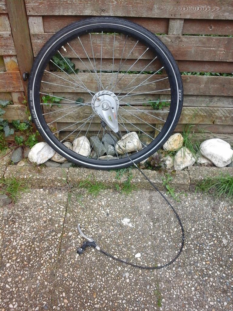 voorwiel 28 inch ( voor fietsen met handrem), Fietsen en Brommers, Fietsonderdelen, Ophalen of Verzenden, Band