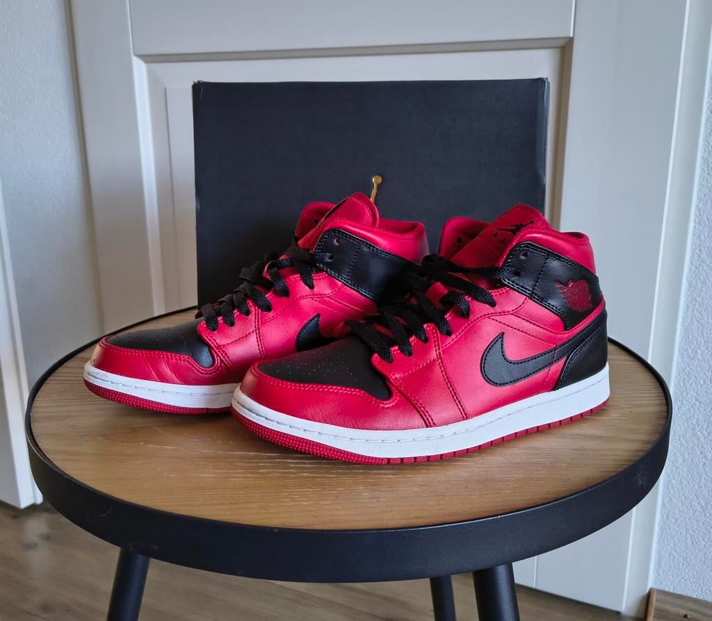Nike Air Jordan 1 mid maat 41 rood/ zwart, Kleding | Heren, Schoenen, Overige kleuren, Ophalen of Verzenden, Gedragen, Nike Air Jordan