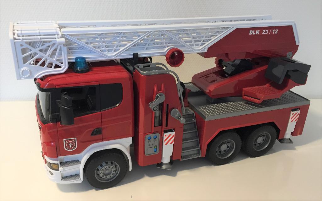 Bruder Scania brandweerwagen compleet izgst, Kinderen en Baby's, Speelgoed | Speelgoedvoertuigen, Ophalen of Verzenden, Zo goed als nieuw