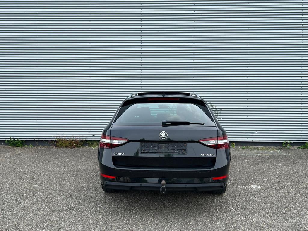 Skoda Superb Combi 2.0 TDI Style Business / ACC / Navi / Led, Auto's, Skoda, Stof, Gebruikt, Zwart, 4 cilinders